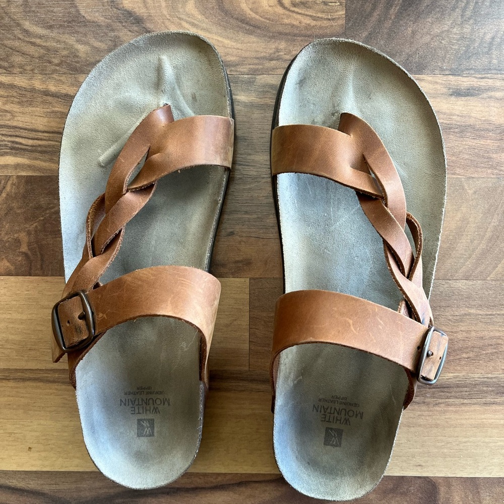 White Mountain Crawford leather sandals. Women, Size 10. Color: Tan